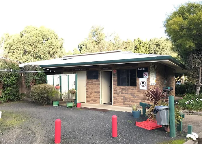 Pinewood Caravan Park